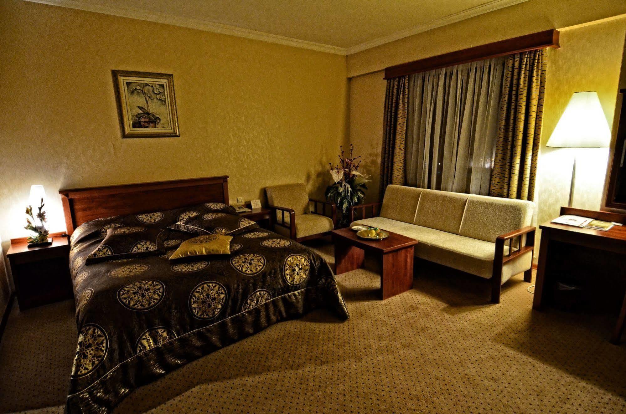 Akgun Elazig Hotel エクステリア 写真
